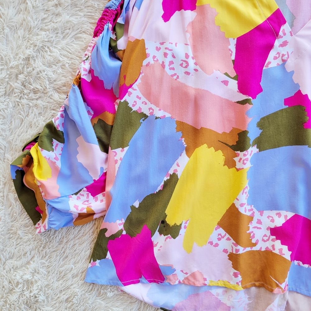 Eloquii Vibrant Print Cinched Sleeve V-Neck Blouse‎ - Picture 6 of 8